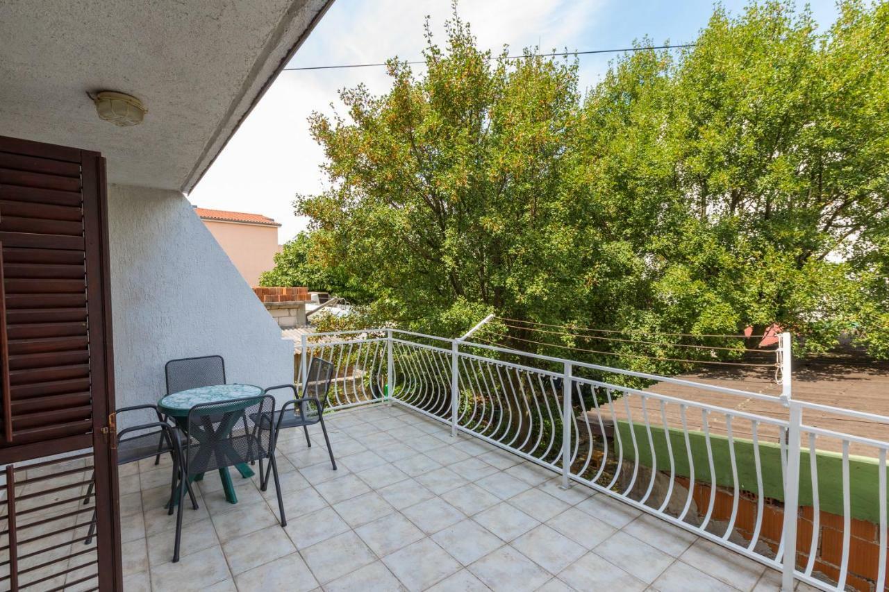 Apartment Dom Jadranovo Exterior photo
